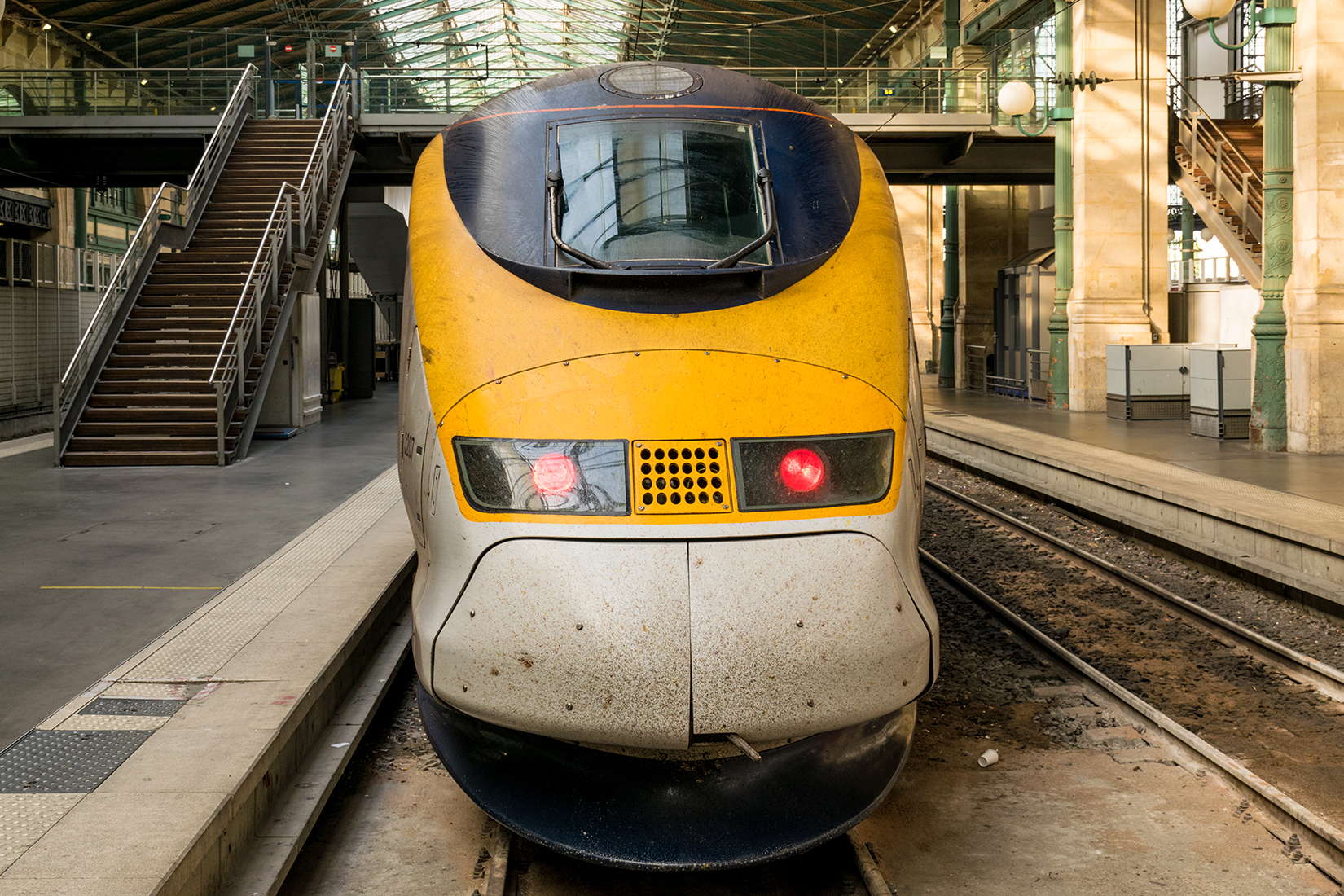 TGV Eurostar trainset 3207 stands at platform 4 of Gare du Nord station