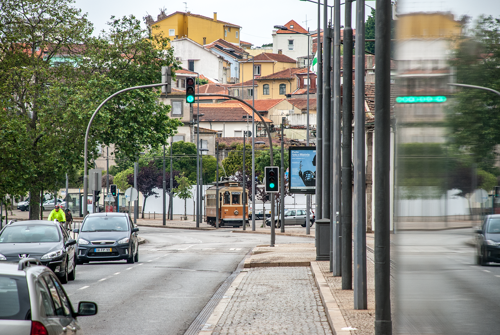 Car 218 on reserved track at Rua do Ouro