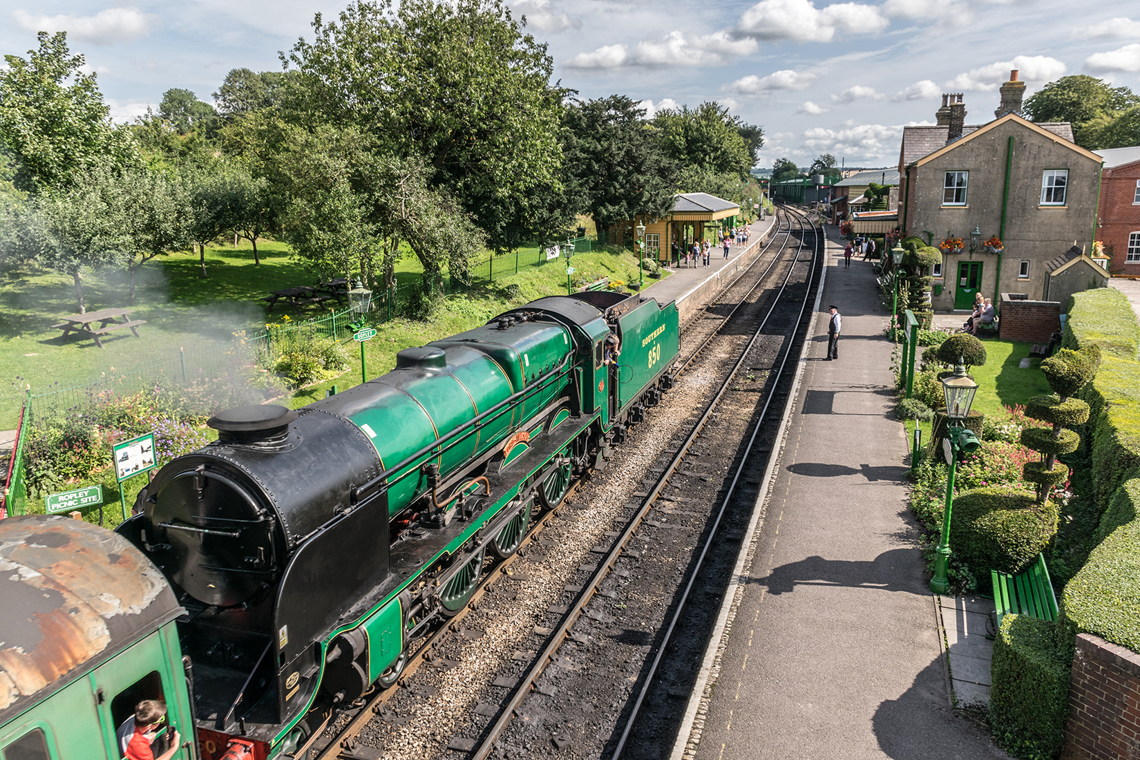 850 ‘Lord Nelson’ at Ropley station with an Alton bound train from Alresford