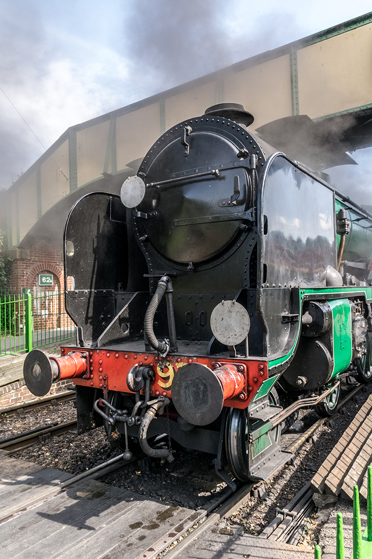 925 'Cheltenham' with the 'down' service from Alton makes a determined start out of Ropley station