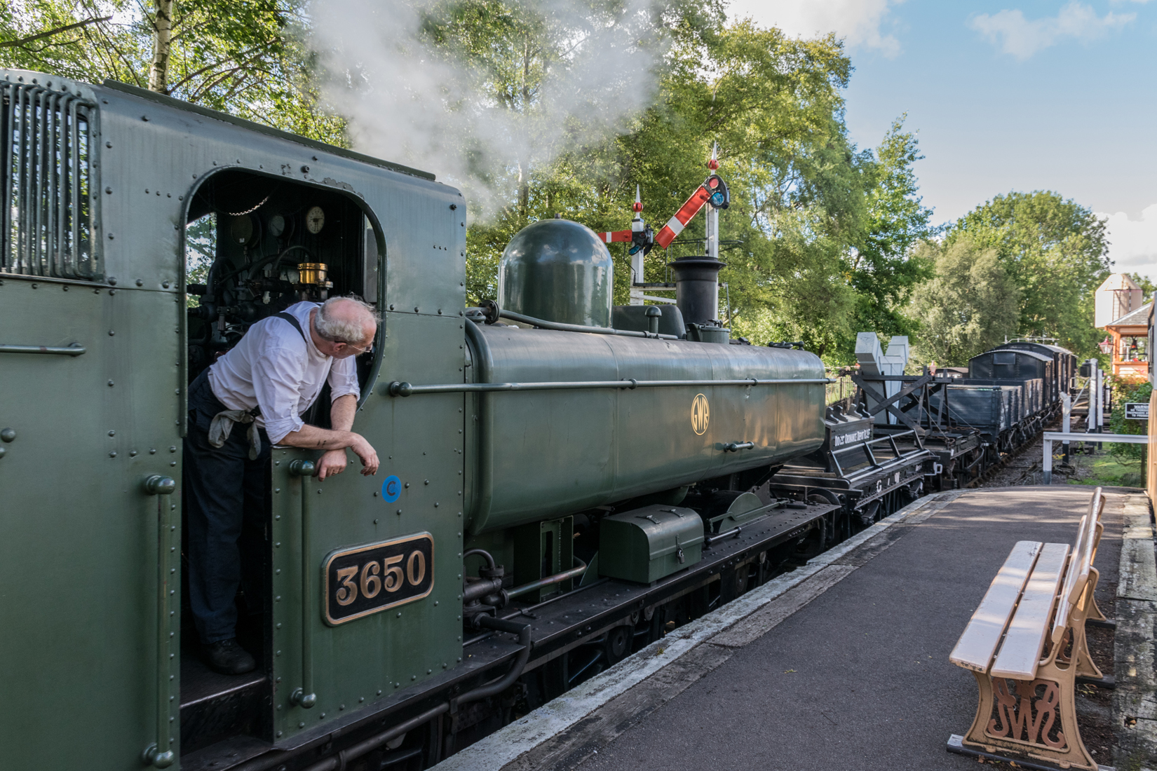 Shunting activities in the charge of 57XX class 3650