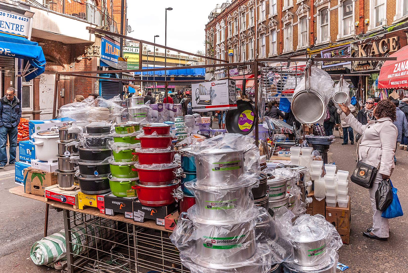 Wide choice of kitchen items