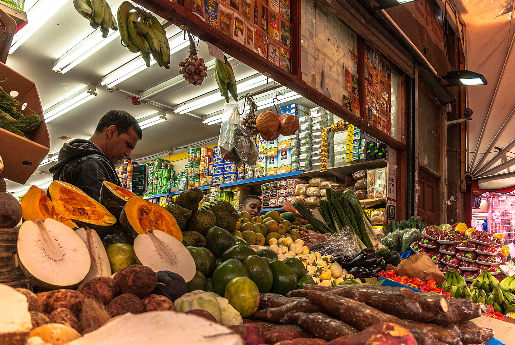 Euro-Asian mix of fresh and pre-packed food