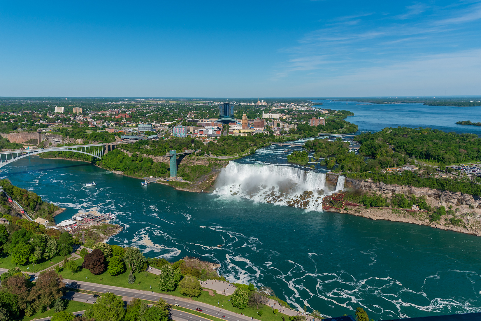 The smaller American Falls and Bridal Veil Falls